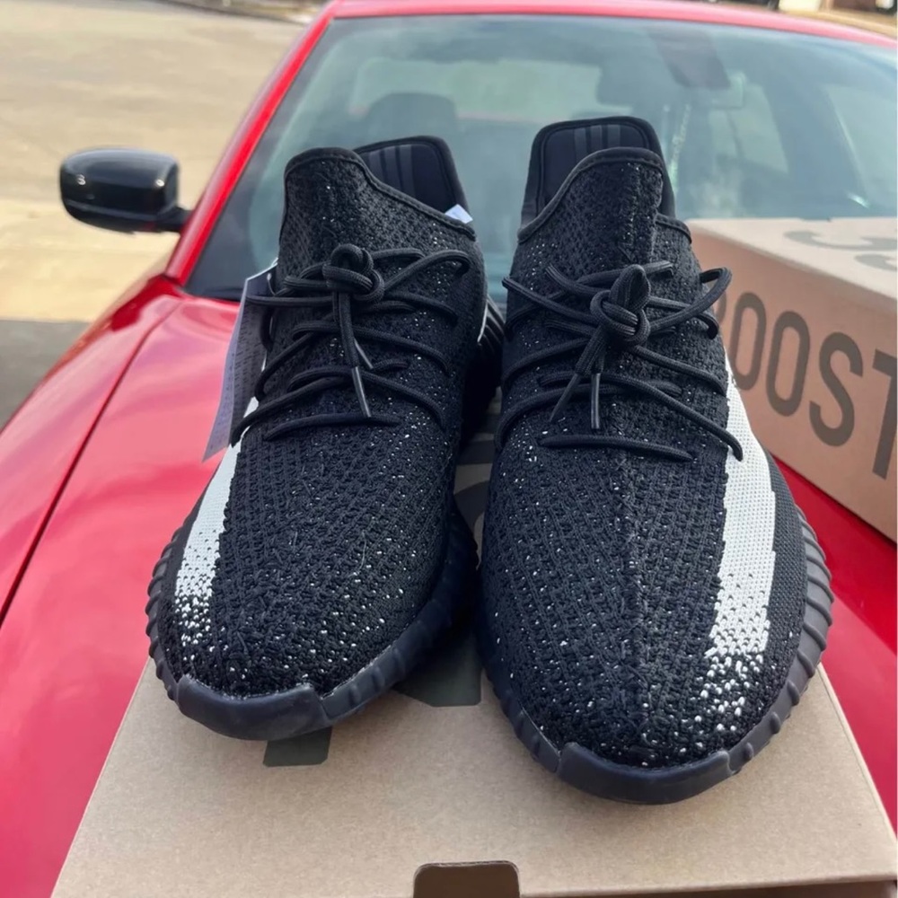 Yeezy 350 v2 size 7